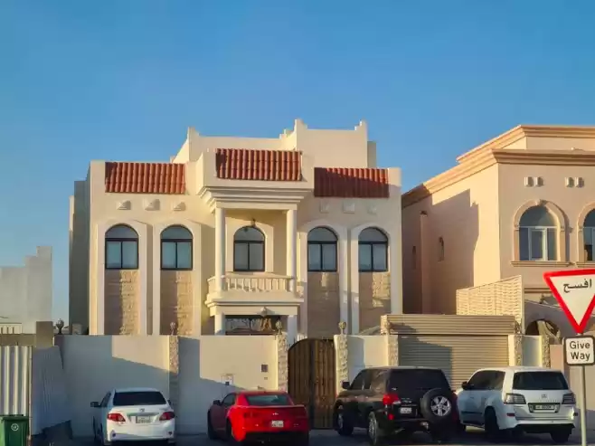 Residencial Listo Propiedad 6 + habitaciones de servicio U / F Villa Standerlone  venta en al-sad , Doha #7692 - 1  image 